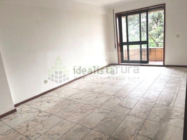Apartamento alugar em Lordelo Do Ouro, Campo Alegre