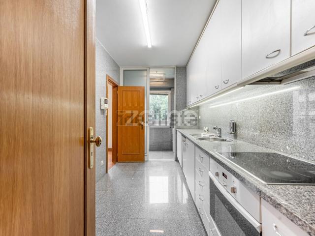 Apartamento alugar em Porto, Lordelo Do Ouro