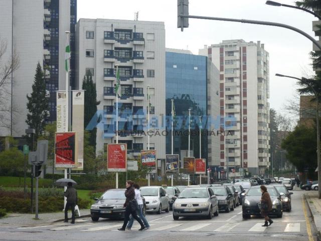 Apartamento alugar em Porto, Lordelo Do Ouro