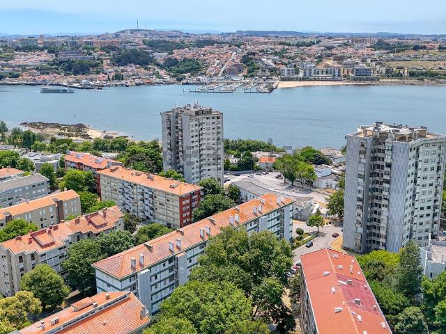 Apartamento venda em Porto, Lordelo Do Ouro