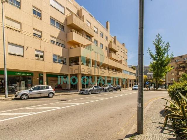 Apartamento alugar em Porto, Lordelo Do Ouro