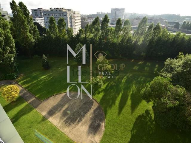 Apartamento alugar em Porto, Lordelo Do Ouro