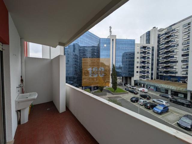 Apartamento alugar em Porto, Lordelo Do Ouro