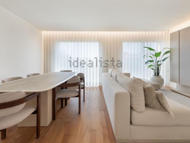 Apartamento alugar em Bairro de Casas Económicas Marechal Gomes da Costa, Porto