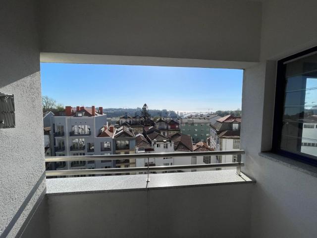 Apartamento alugar em Porto, Lordelo Do Ouro