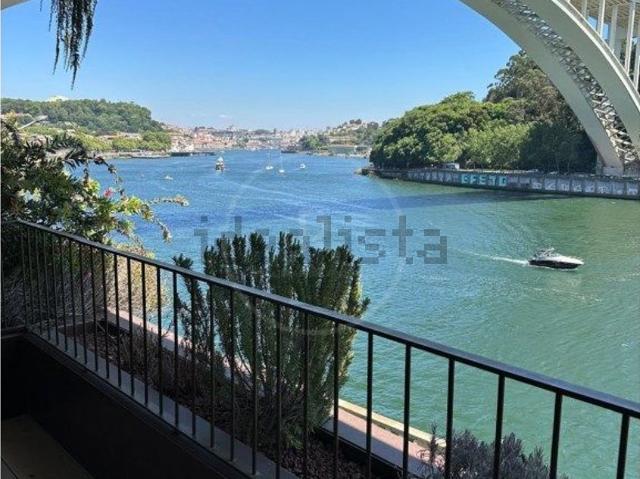 Apartamento alugar em Lordelo Do Ouro, Ouro