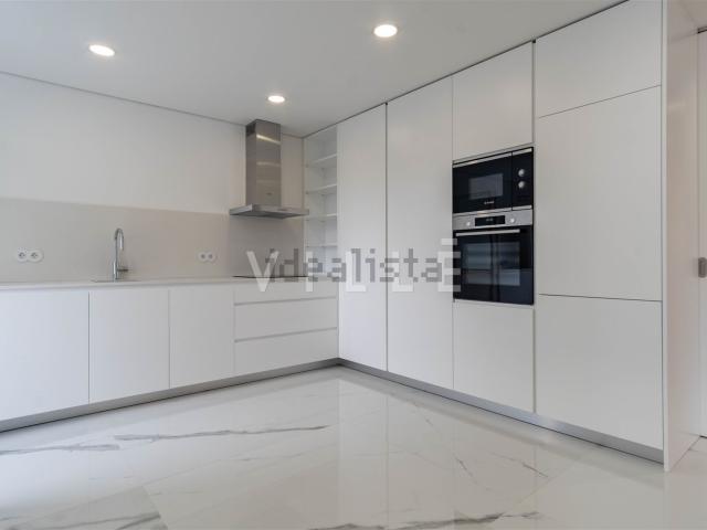 Apartamento venda em Porto, Lordelo Do Ouro