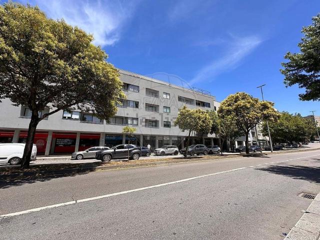 Apartamento alugar em Porto, Lordelo Do Ouro
