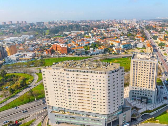 Casa venda em Porto, Lordelo Do Ouro
