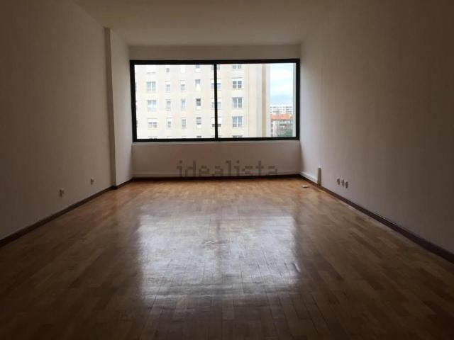 Apartamento alugar em Porto, Lordelo Do Ouro