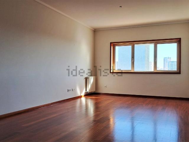 Apartamento alugar em Porto, Lordelo Do Ouro