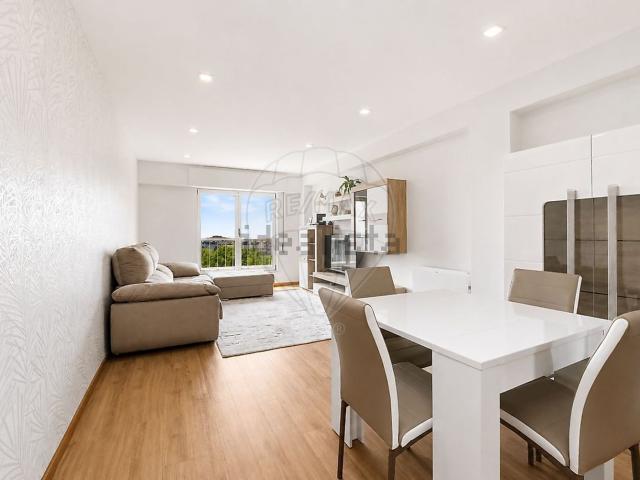 Apartamento alugar em Porto, Lordelo Do Ouro