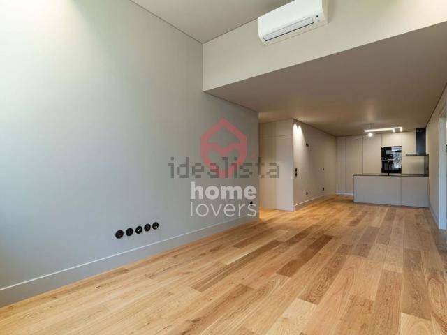 Apartamento alugar em Porto, Lordelo Do Ouro