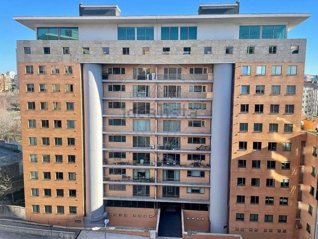 Apartamento alugar em Porto, Lordelo Do Ouro
