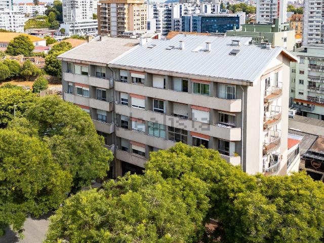 Apartamento alugar em Porto, Lordelo Do Ouro