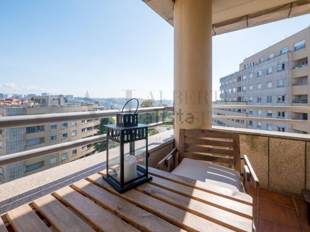 Apartamento alugar em Porto, Lordelo Do Ouro