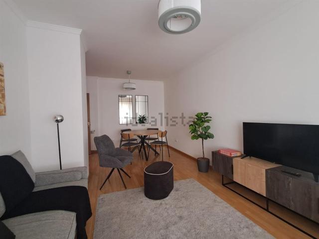 Apartamento alugar em Porto, Lordelo Do Ouro