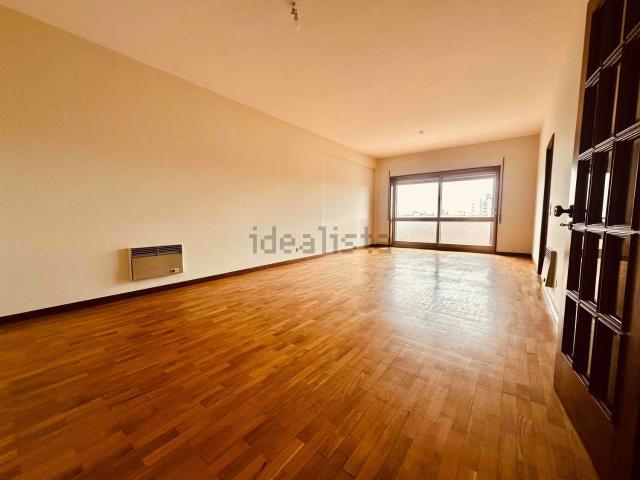 Apartamento alugar em Porto, Lordelo Do Ouro