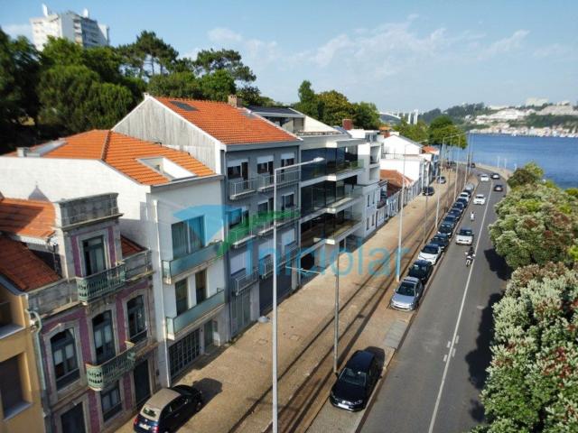 Apartamento alugar em Lordelo Do Ouro, Santa Catarina
