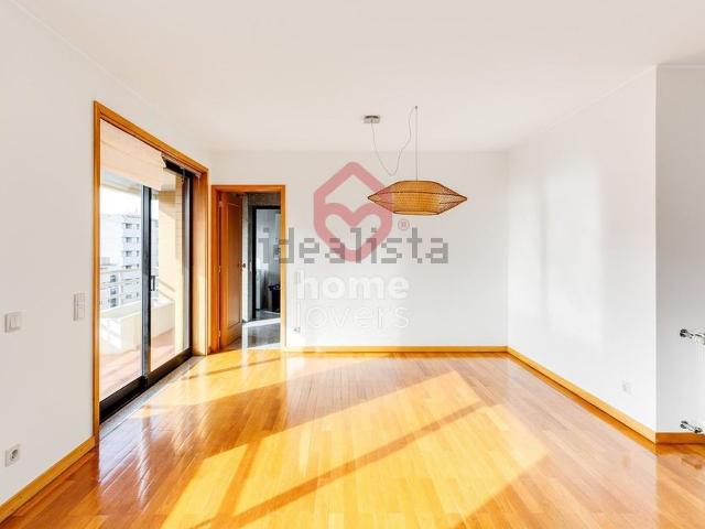 Apartamento alugar em Porto, Lordelo Do Ouro