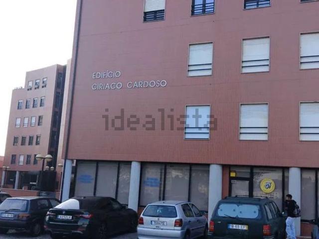 Apartamento alugar em Bairro Cooperativa 'O Lar Familiar', Porto