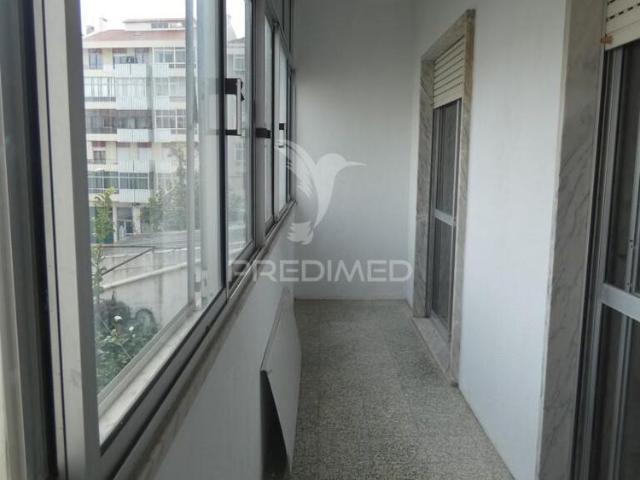 Apartamento alugar em Santiago Dos Velhos, Lisboa