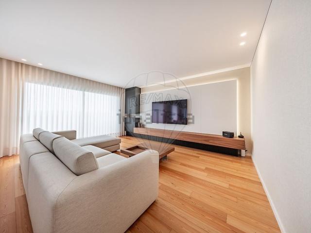 Apartamento venda em Felgueiras, Porto
