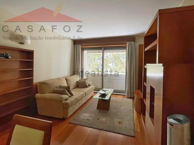 Apartamento alugar em Basílio Teles, Porto