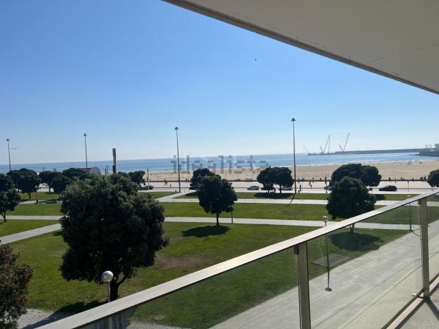 Apartamento alugar em Basílio Teles, Porto