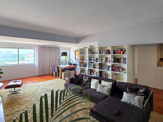 Apartamento venda em Basílio Teles, Porto