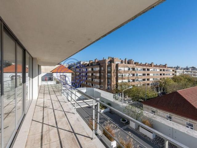 Duplex venda em Basílio Teles, Porto