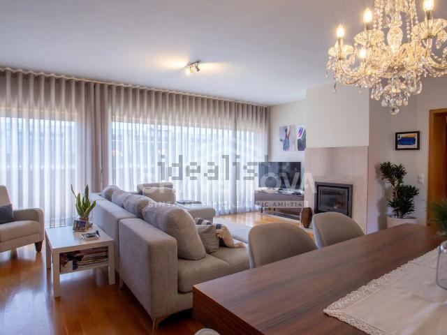 Apartamento venda em Milheirós, Porto