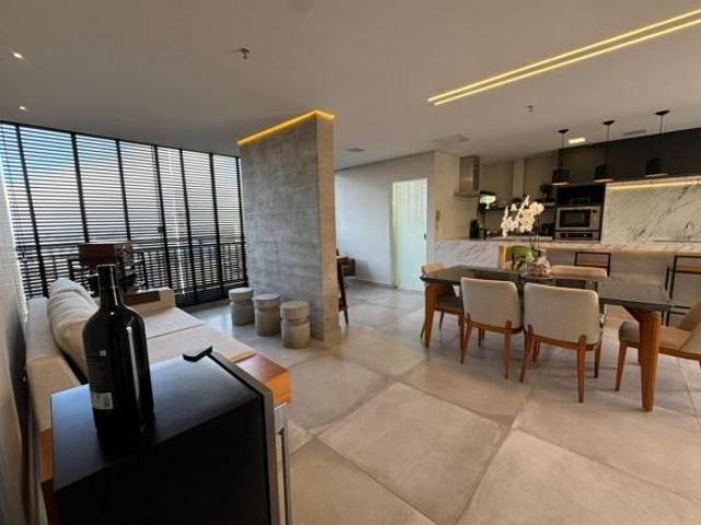 Apartamento venda em Região Geográfica Imediata do Distrito Federal, Região Integrada de Desenvolvimento do Distrito Federal e Entorno