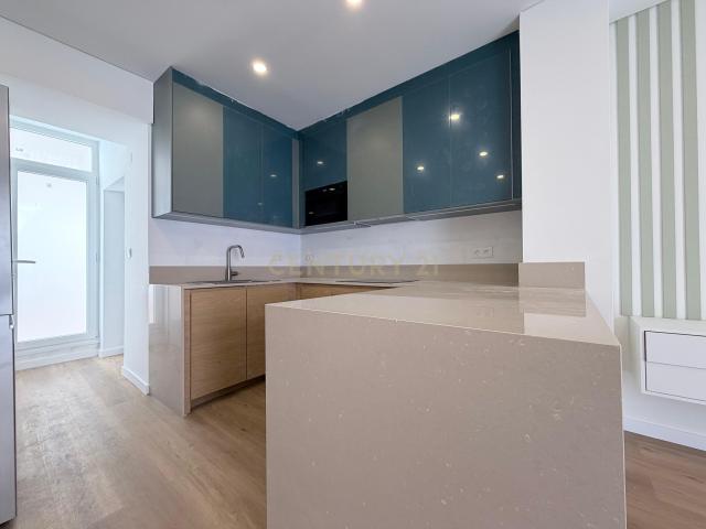 Apartamento venda em Santiago Dos Velhos, Lisboa
