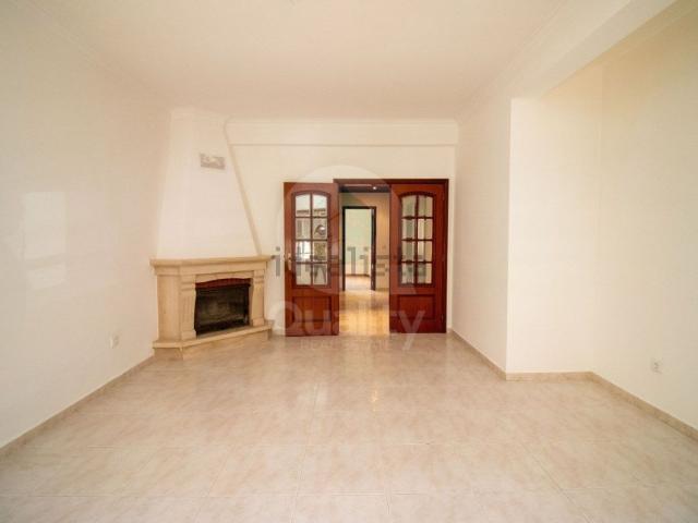 Apartamento venda em Moita