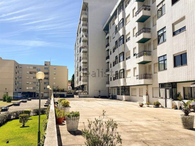 Apartamento venda em Monte dos Burgos, Porto