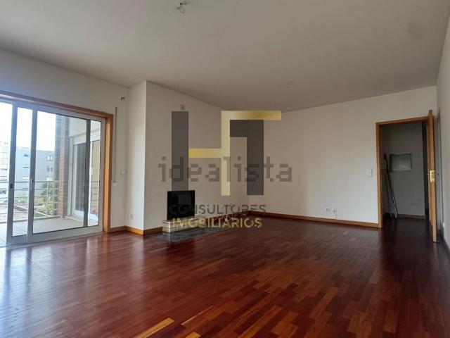 Apartamento alugar em Moreira, Padrão de Moreira