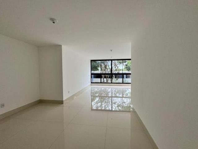 Apartamento venda em Região Geográfica Imediata do Distrito Federal, Região Integrada de Desenvolvimento do Distrito Federal e Entorno