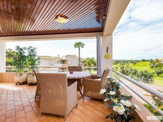 Apartamento venda em Estômbar, Faro