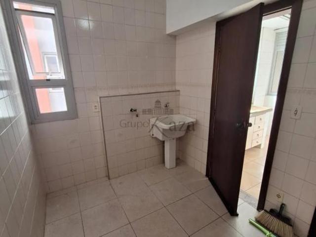 Apartamento venda em Região Imediata de São José dos Campos, Região Metropolitana do Vale do Paraíba e Litoral Norte