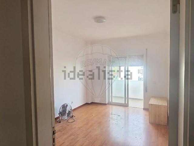 Apartamento alugar em Urbanização Sporting Club Olhanense, Olhão