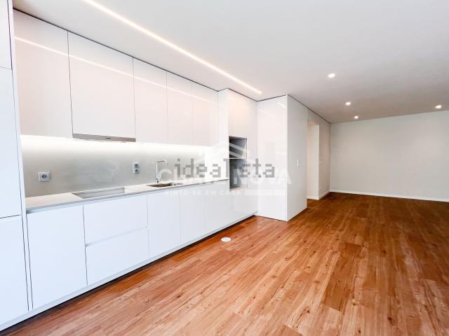 Apartamento venda em Oliveira do Douro, Vila Nova De Gaia