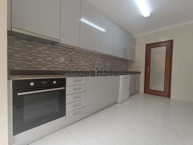 Apartamento venda em Oliveira do Douro, Vila Nova De Gaia