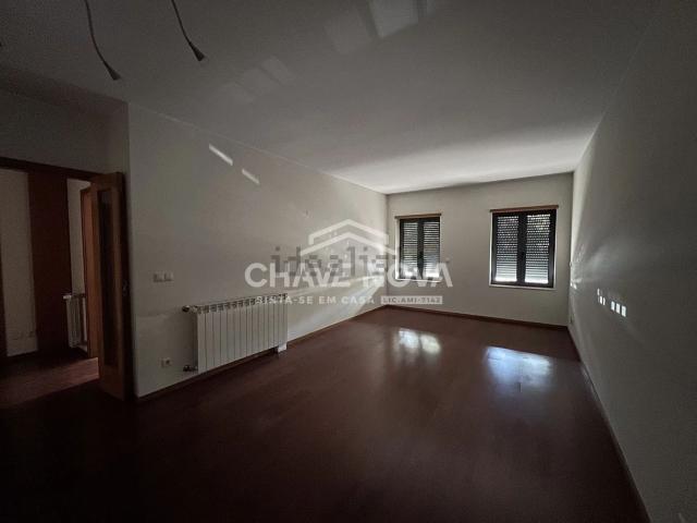 Apartamento venda em Oliveira do Douro, Vila Nova De Gaia