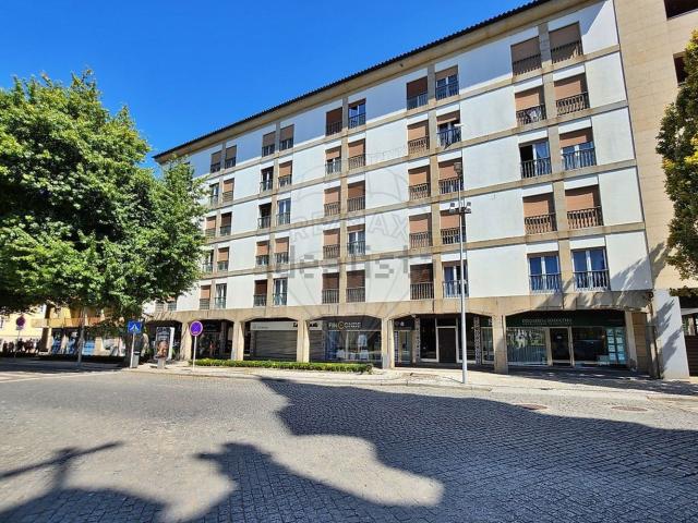 Apartamento alugar em Oliveira, São Paio e São Sebastião, Guimarães