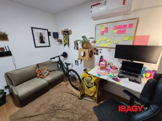 Apartamento aluguel em Região Geográfica Imediata de Florianópolis, Desterro