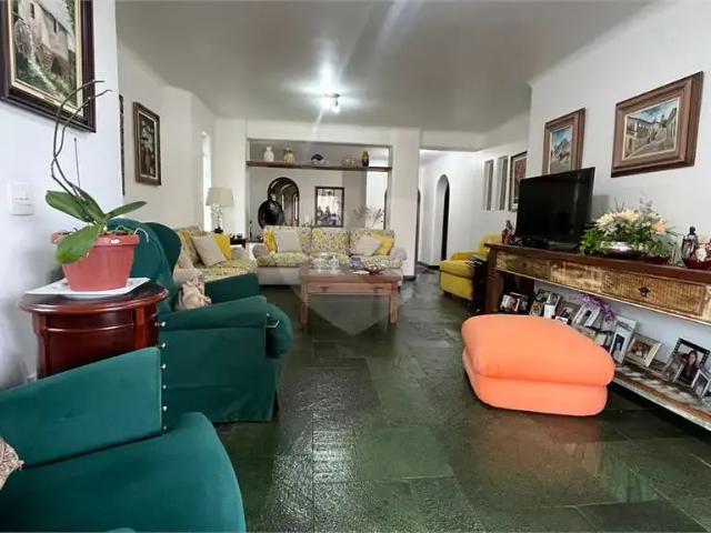 Apartamento aluguel em Região Imediata de Santos, Região Metropolitana da Baixada Santista