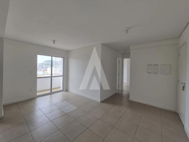 Apartamento aluguel em Iririú, Joinville