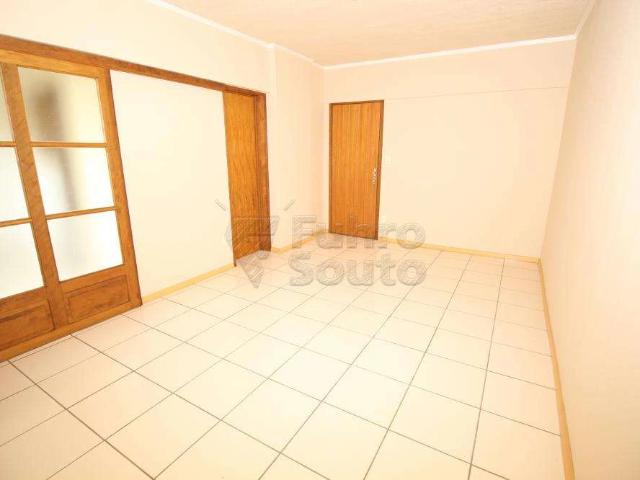 Apartamento aluguel em Sede, Pelotas