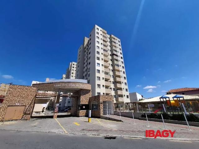 Apartamento aluguel em Região Geográfica Imediata de Florianópolis, São José